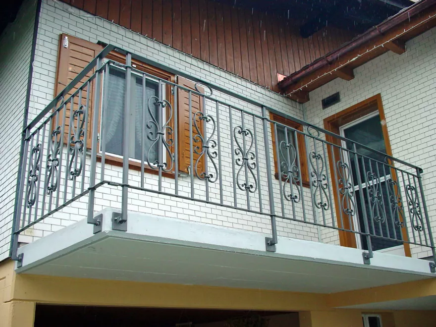 Kunstschmiede Appenzell AG - Balkongeländer aus Metall nach mass