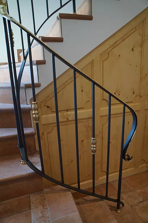 Kunstschmiede Appenzell AG - Treppeneländer aus Metall für Innenbereich