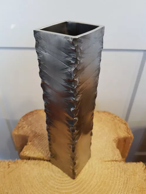 Kunstschmiede Appenzell AG - Metallvase für Innenbereich